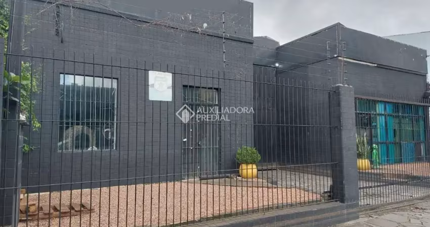 Barracão / Galpão / Depósito à venda na Rua Serro Azul, 1069, Santa Maria Goretti, Porto Alegre