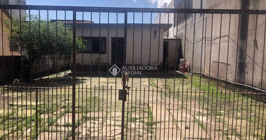 Casa com 4 quartos à venda na Avenida João de Saldanha, 102, Santa Maria Goretti, Porto Alegre
