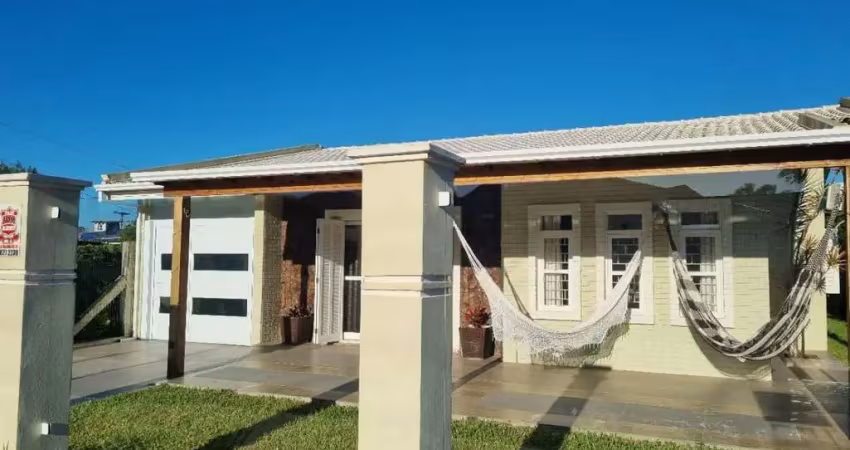 Casa com 3 quartos à venda na Muçum, 744, Centro, Imbé