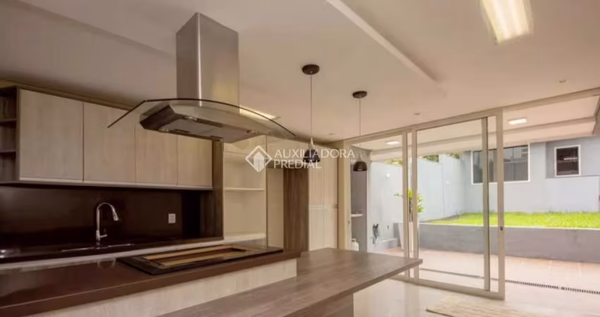 Casa com 4 quartos à venda na Rua Engenheiro Walter Boehl, 448, Vila Ipiranga, Porto Alegre