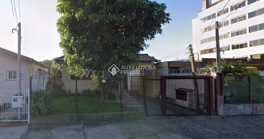 Casa com 3 quartos à venda na Avenida Benno Mentz, 356, Vila Ipiranga, Porto Alegre