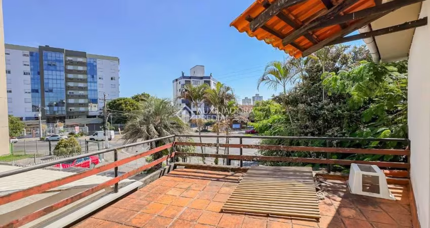 Casa com 4 quartos à venda na Avenida Benno Mentz, 782, Vila Ipiranga, Porto Alegre