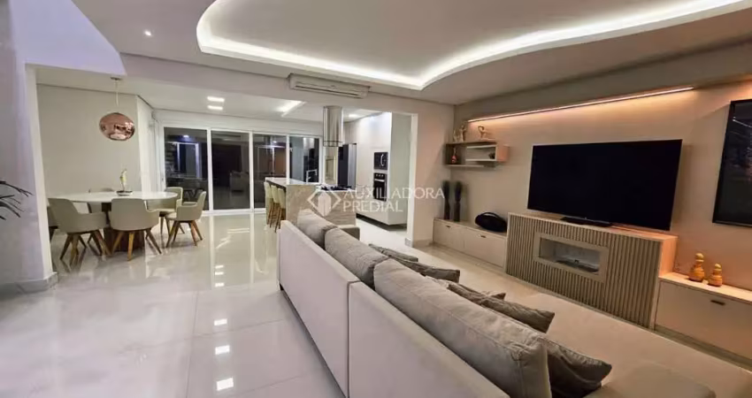 Casa com 3 quartos à venda na Rua Oliveira Lopes, 596, Sarandi, Porto Alegre