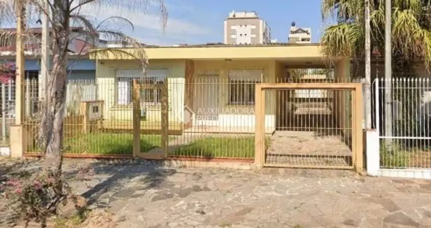 Casa com 3 quartos à venda na Rua Adão Baino, 455, Cristo Redentor, Porto Alegre