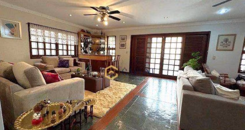 Excelente casa localizado no Alto da Lapa, 4 suites, piscina, churrasqueira, sauna e muito mais!!!