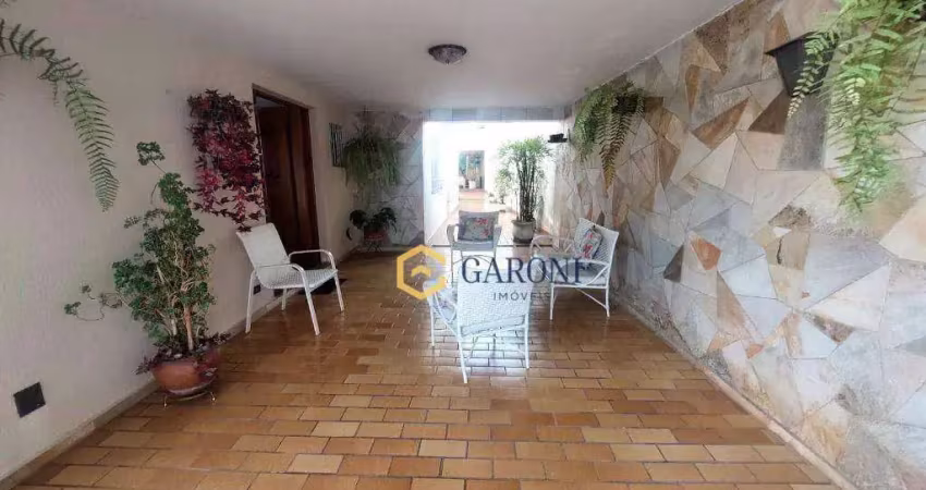 Casa com 3 quartos para alugar na Rua Montevidéu, Alto da Lapa, São Paulo