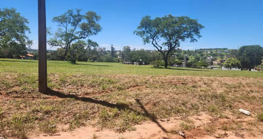 Terreno Comercial à Venda no Riviera de Santa Cristina XIII – Setor Iate