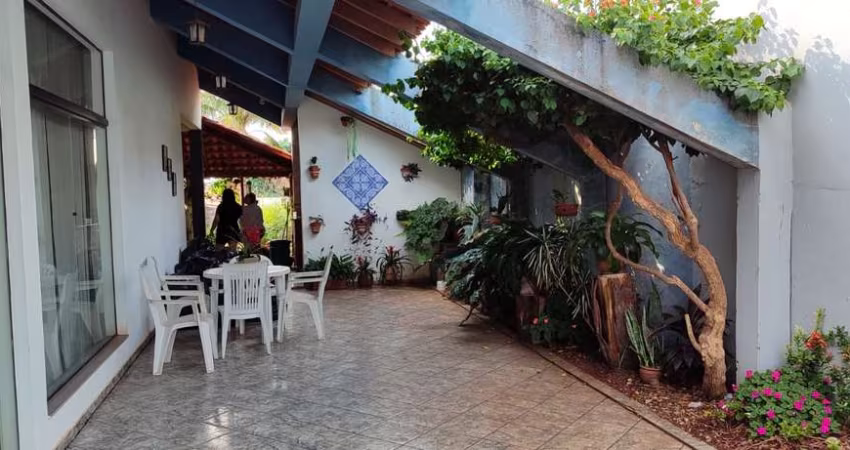 Aproveite: Casa com alma de chácara no coração de Tatuí!