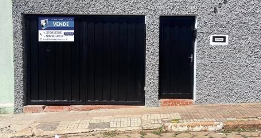 Casa reformada à venda no Centro de Tatuí, ideal para moradia ou investimento comercial