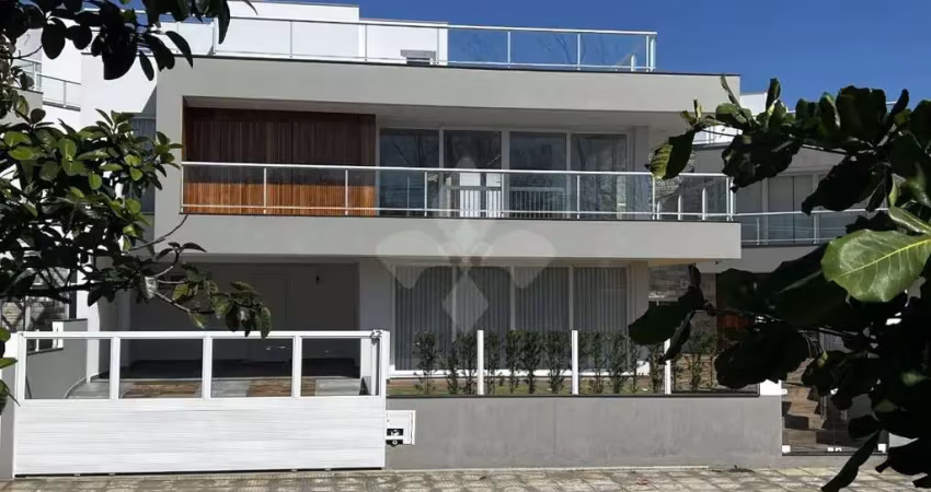 Casa em condomínio fechado com 4 quartos para alugar na Rua Das Amendoeiras, 602, Morrinhos, Garopaba