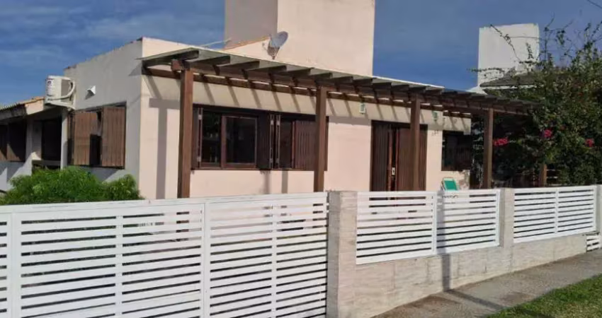 Casa com 3 quartos à venda na Rua João Antônio Monteiro, 133, Ribanceira, Imbituba