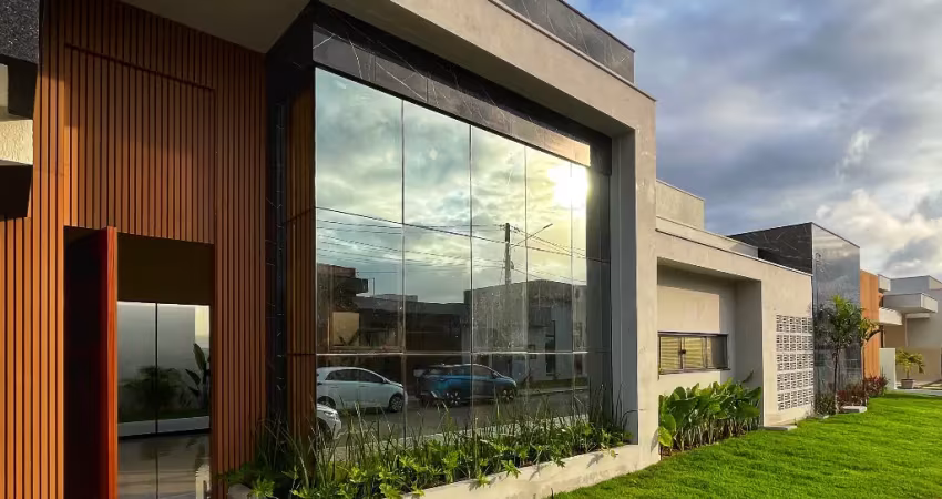 Linda casa térrea,  nova e moderna no central park 2.  500 metros de terreno e 300 de área construída.