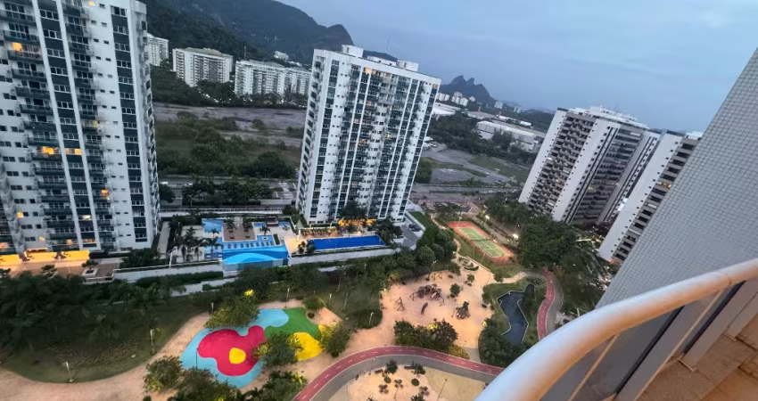 Cobertura duplex de 2 quartos, churrasqueira e piscina