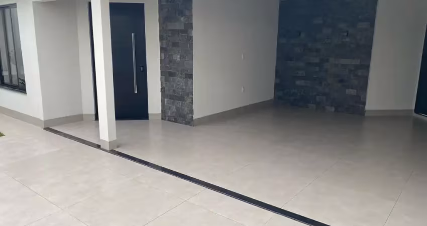 Casa com 4 quartos à venda no Jardim Karaíba, Uberlândia 