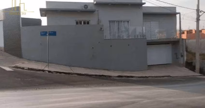Casa à venda no Jardim Taquaral com 3 quartos