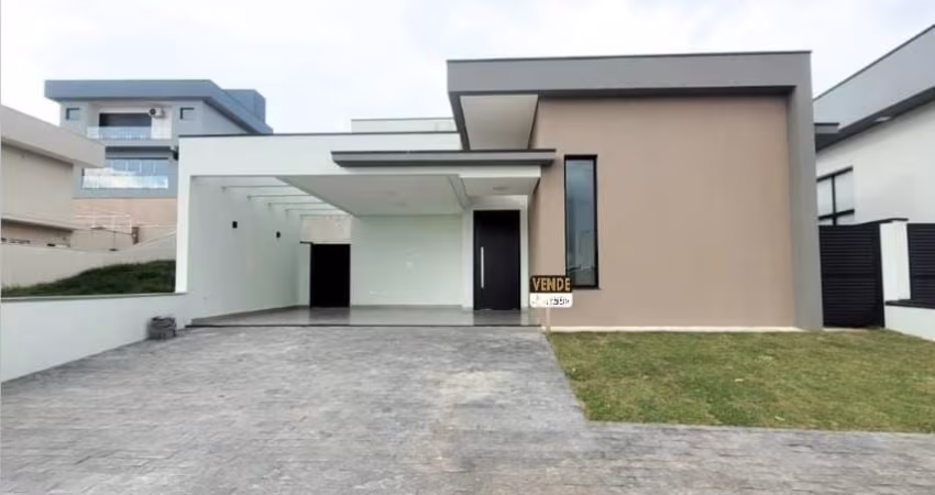 Belíssima casa térrea disponível para venda no condomínio Lagos do Icarai