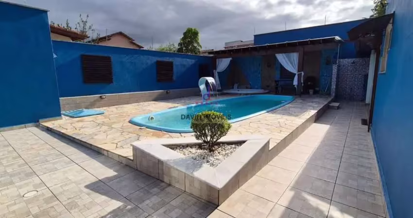 Casa à Venda com 3 dorm - 360m² - Jardim Britânia - Caraguatatuba/SP