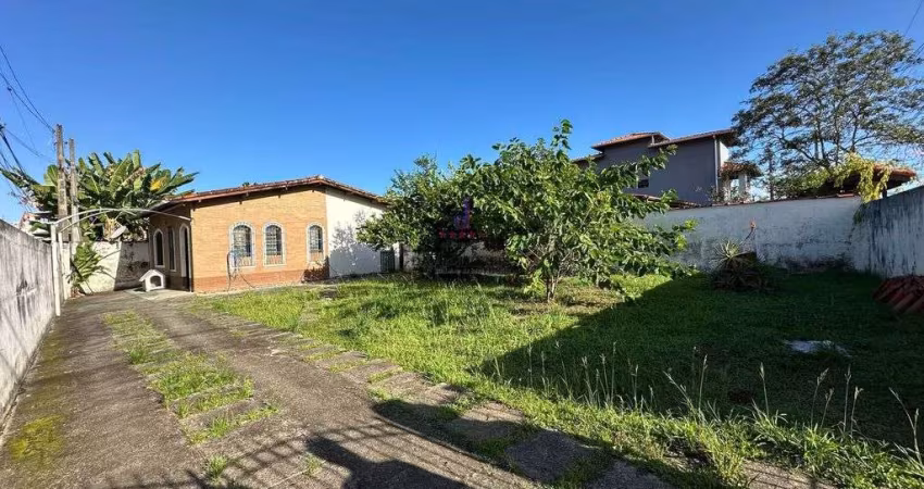 Casa com 2 dorm à venda, 304 m² - Indaiá - Caraguatatuba /SP
