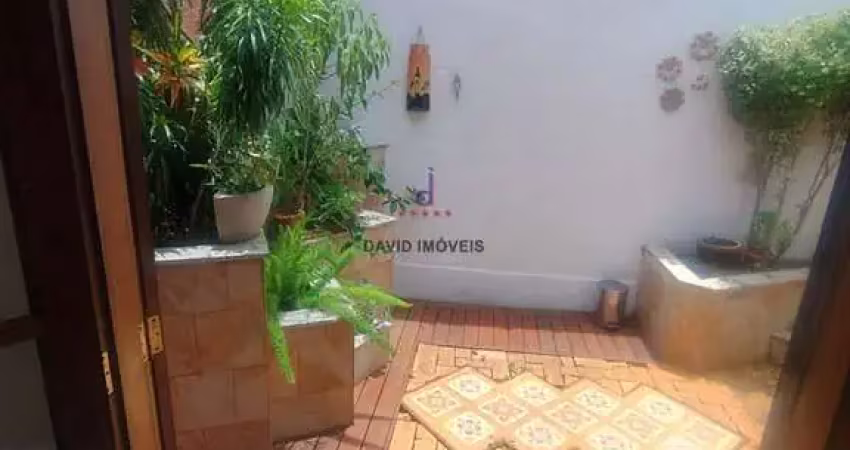 Casa em sjc, dois dormitórios, sala, cozinha, banheiro, vaga de garagem