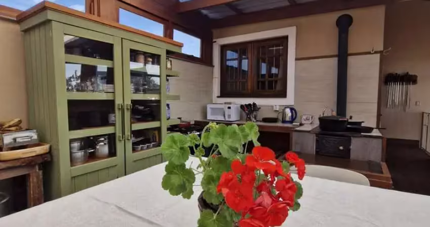 Excelente sobrado no jardim itú sabará com quatro dormitórios sendo três suites.