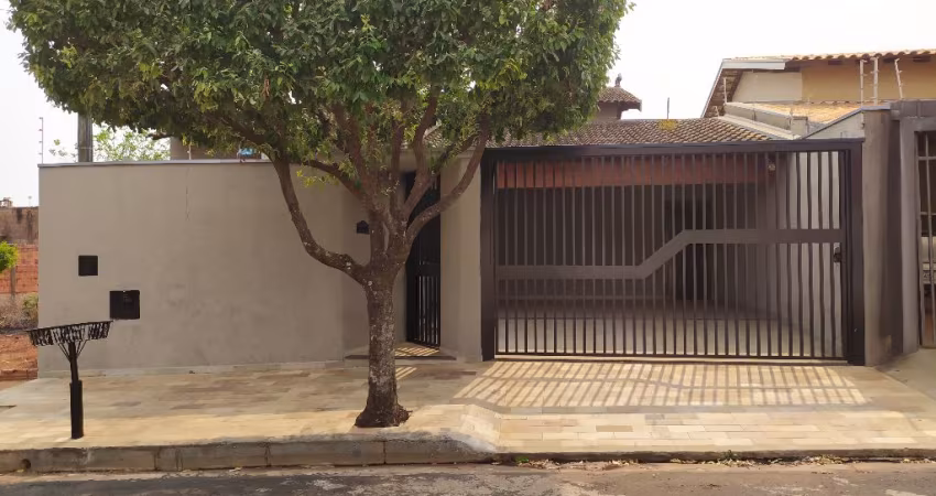 Linda casa residencial rica em armários, ótima localização, ao lado do Condonínio Amazônas, a 200 metros da Av. Danilo Galeazzi, fácil acesso a BR 153.
