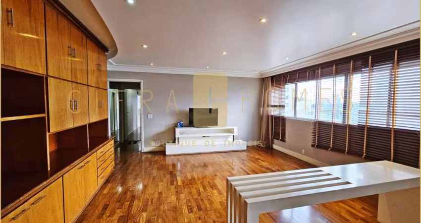 Apartamento para Locação com 3 dormitórios sendo 1 suíte, 1 por andar, com 2 vagas de garagem na me