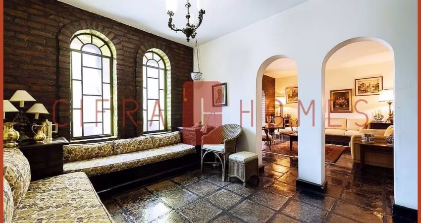 Apartamento à venda de 160 m², face norte,  3 dormitórios, 1 suíte, 1 vaga de garagem com depósito,