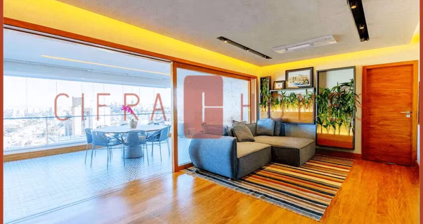 Apartamento magnífico à venda, com 150 m², 3 suítes, 2 vagas de garagem + depósito, no coração da V