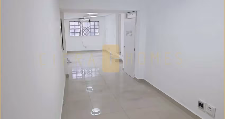 Casa Comercial Reformada com 9 Salas e 7 Vagas no melhor do Jardim Paulista.