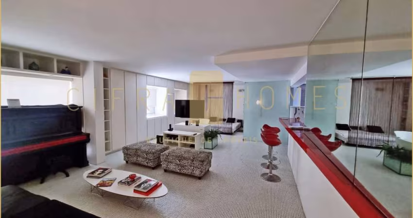 Loft reformado de 70m² com varanda, 2 vagas, piscina na melhor rua do Jardins