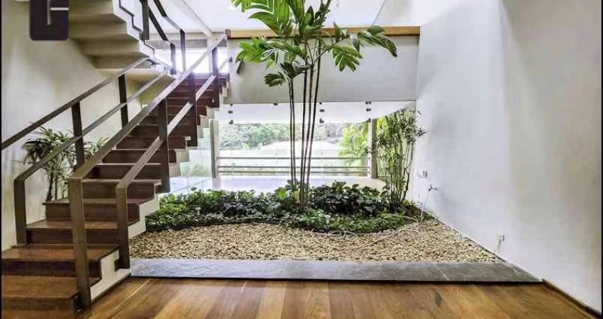 Casa disponível para venda, com 5 Suites, 8 Vagas, 730m², no Morumbi.