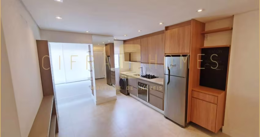 Apartamento reformado para locação, 33 m², com sacada, lazer completo e ótima localização.