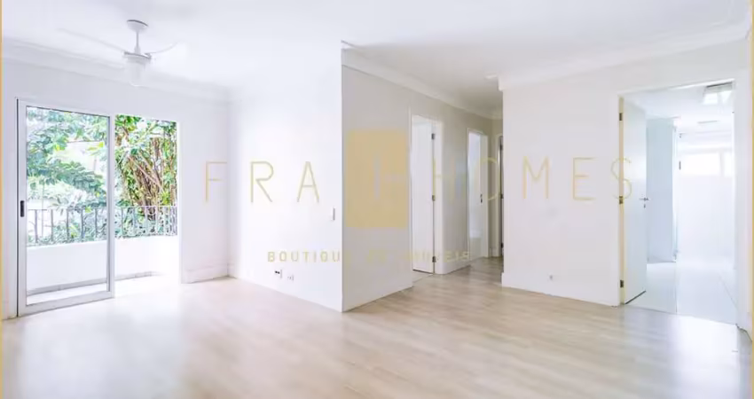Apartamento reformado com sacada, 2 dormitórios e 1 vaga a 1 quadra da Av. Paulista.