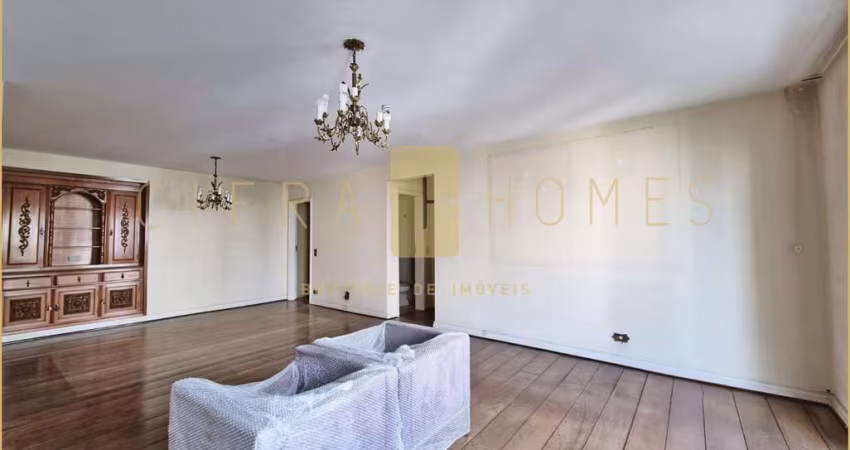 Amplo apartamento à venda, com 160m², 4 dormitórios, suíte, copa e cozinha, em excelente condomínio