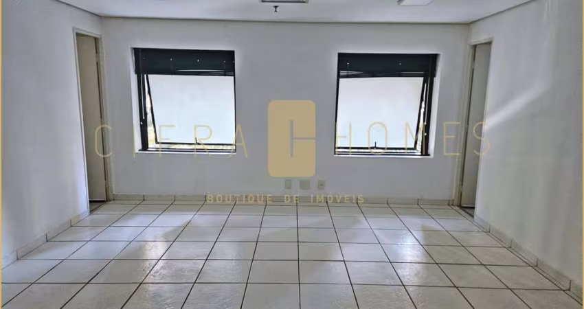 Sala comercial para locação, com 2 banheiros, 1 vaga e portaria 24h em localização estratégica de M