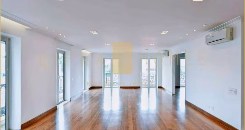 Exclusivo Apartamento, disponível para venda e locação, com 4 suítes, terraço e 6 vagas de garagem.