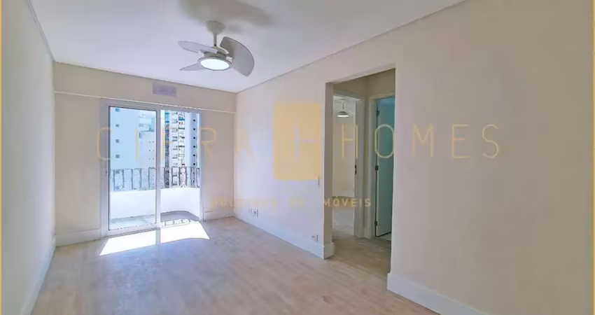 Apartamento para locação, com 40m2, reformado na Bela Vista com vista, a uma quadra da Av. Paulista