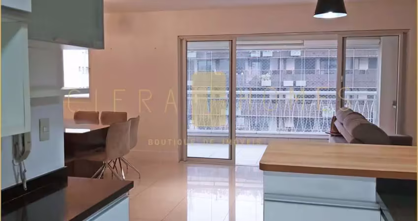 Apartamento com 03 suítes, living com varanda, 135m² e 3 vagas em localização privilegiada no coraç