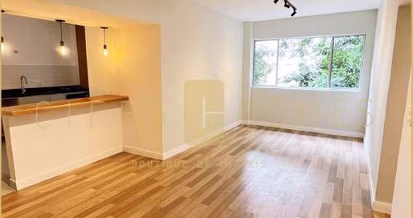 Apartamento à venda, reformado, com 86 m², 2 suítes, 1 vaga, no melhor de moema