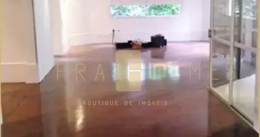 Apartamento para locação com 250m², 3 dormitórios, 2 suítes. edifício com lazer completo em localiz