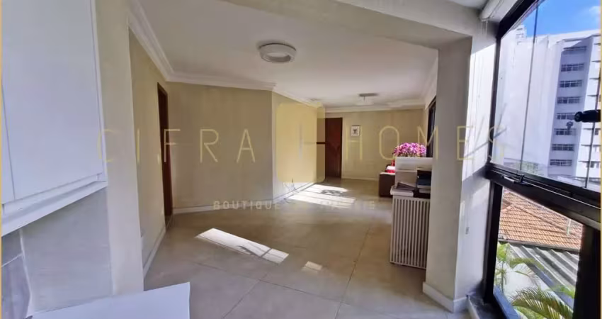 Apartamento de 115 m² com três dormitórios (uma suíte), lavabo, escritório e vaga no 1º subsolo em