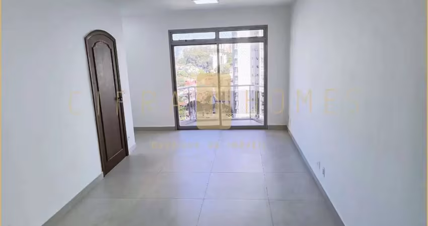 Apartamento à venda, com três dormitórios e duas vagas, em belo edifício com lazer na vila mariana