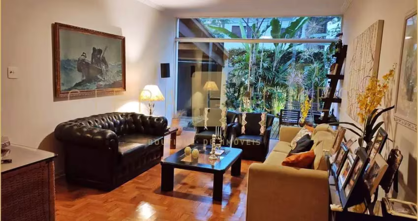 Casa térrea com 3 suítes, edícula, quintal projetado por paisagista e localização privilegiada no j
