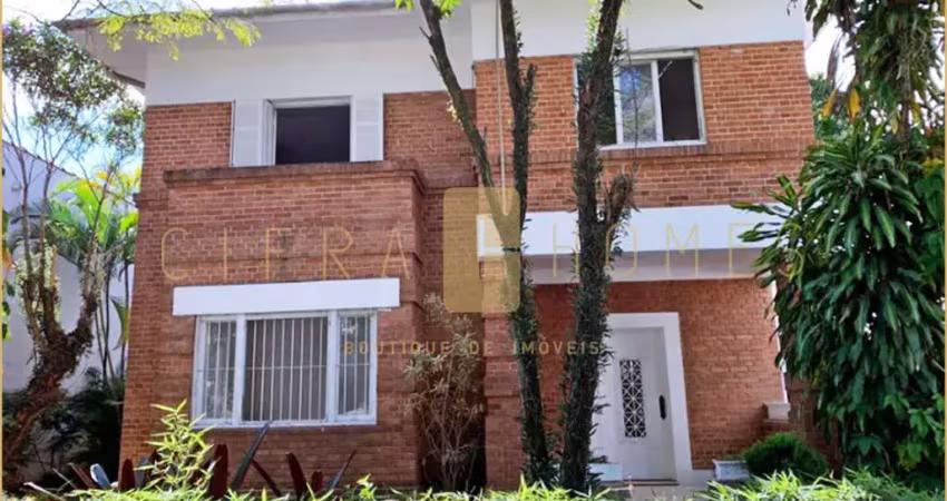 Casa com edícula para venda ou locação, com 672m², 3 quartos, varanda, 6 vagas de garagem, no jardi
