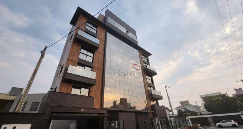 Apartamento duplex à venda com 2 quartos em Jurerê, Florianópolis/SC.