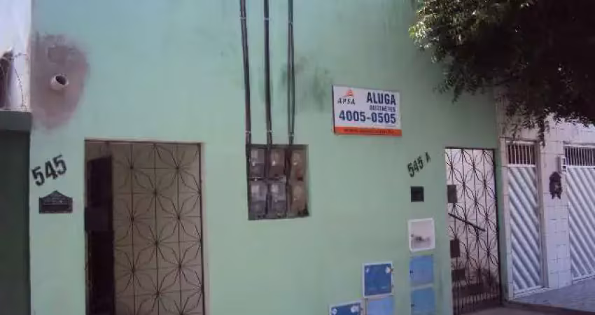 Kitnete terreo com sala ampla e banheiro social, bem proximo a avenida francisco sá, ótimo estado de