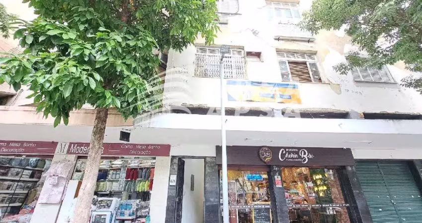Excelente sala comercial, com 12m2, situada no coração do meier, comercio, bancos, transporte para t