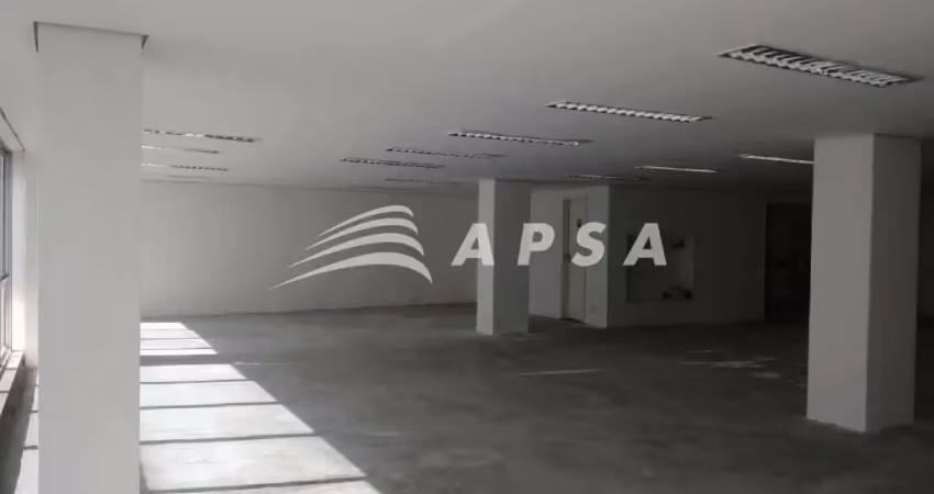 Sala comercial com excelente localização, próximos de bancos, comércio, farto transporte público. 22