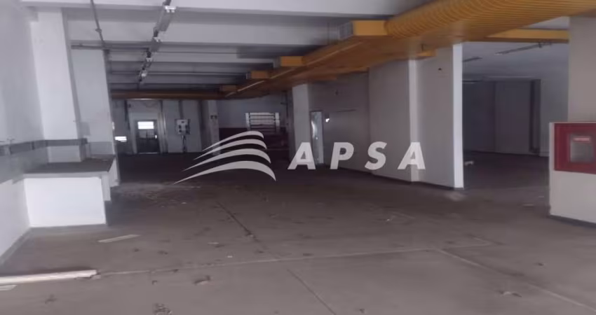 EXCELENTES LOJAS A E B, TOTAL DE METRAGEM DAS DUAS LOJAS 508M², FRENTE DE RUA, IDEAL PARA ESTACIONAM
