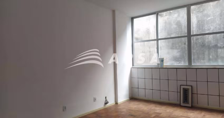 APSA ALUGA: ÓTIMA OPORTUNIDADE SITUADA NO COMERCIO.   SALA AMPLA COM 26M², NASCENTE, 2 ELEVADORES E